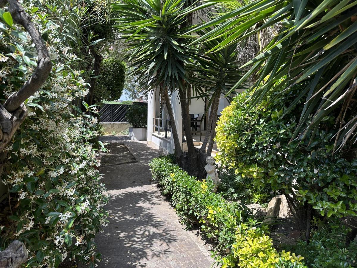 Comforthouse Lavilla Ladispoli Exterior photo